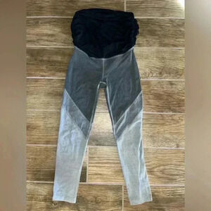 Beyond Yoga Black and Gray Leggings for Ultimate Comfort